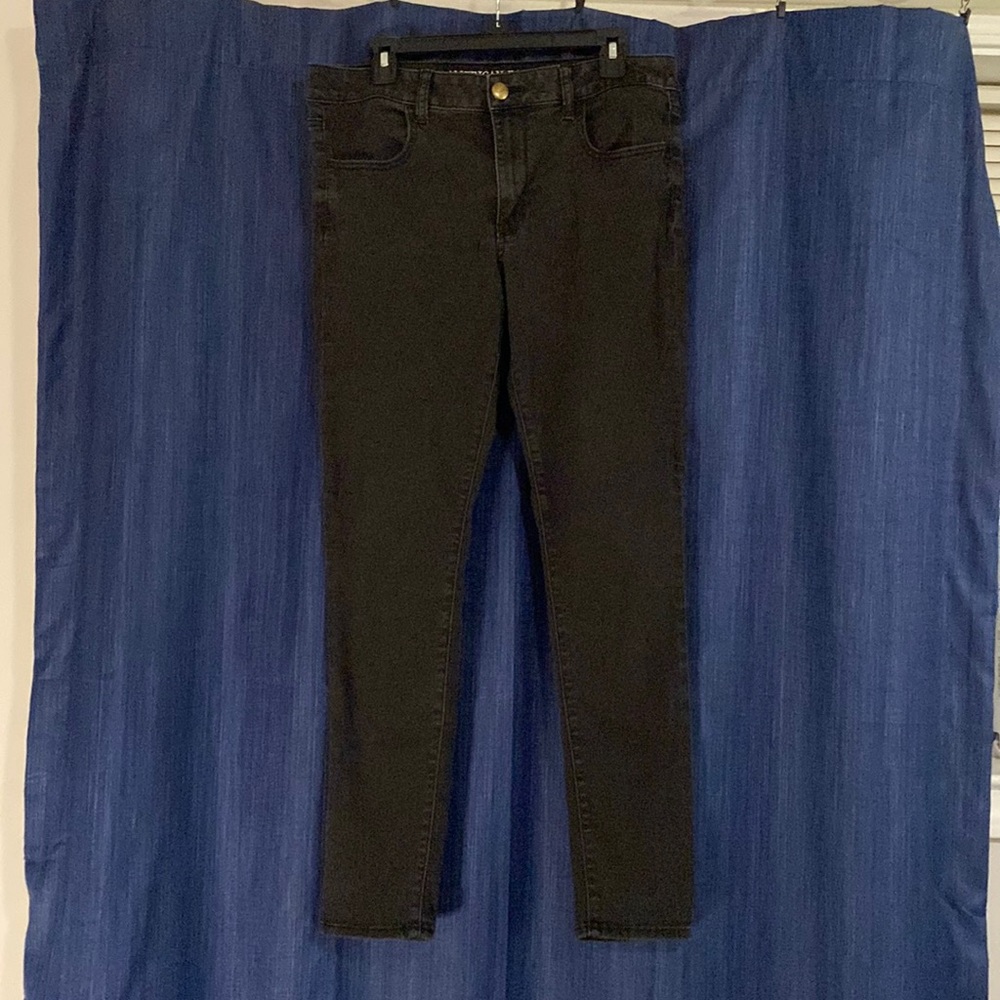 American Eagle-Super Stretch Black Jegging Size 16 Long